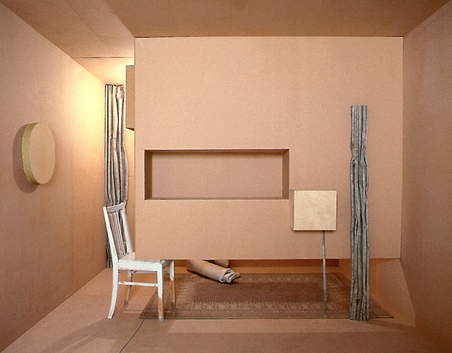 Hjemlig Væg, 2001